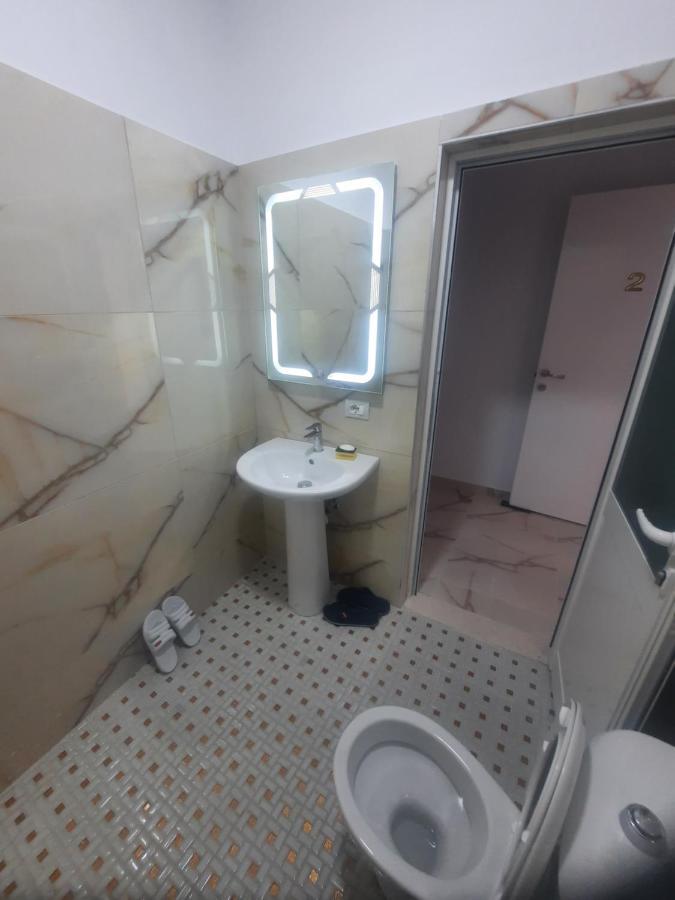 Hotel Megniar Lushnjë Buitenkant foto