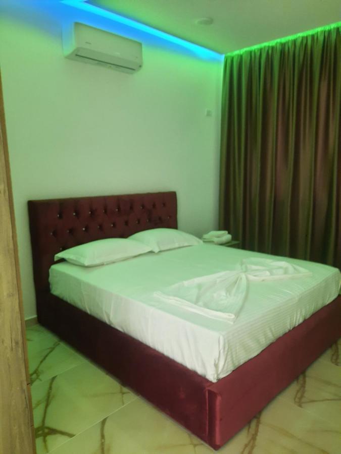 Hotel Megniar Lushnjë Buitenkant foto