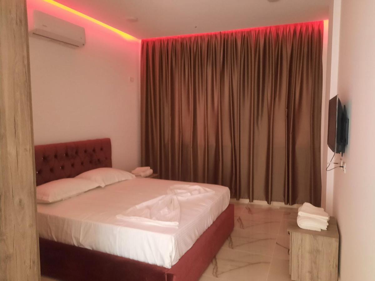 Hotel Megniar Lushnjë Buitenkant foto