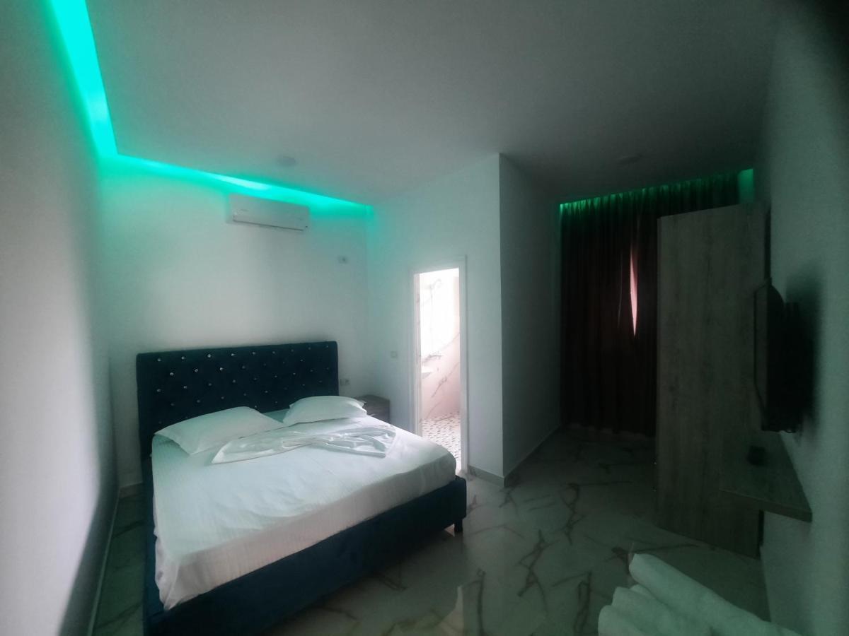 Hotel Megniar Lushnjë Buitenkant foto