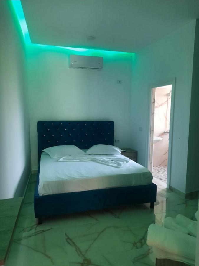 Hotel Megniar Lushnjë Buitenkant foto