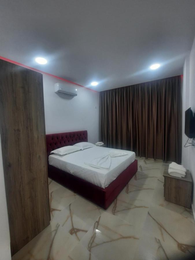 Hotel Megniar Lushnjë Buitenkant foto