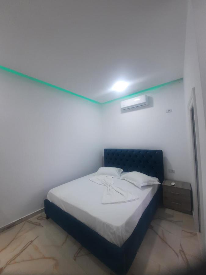 Hotel Megniar Lushnjë Buitenkant foto