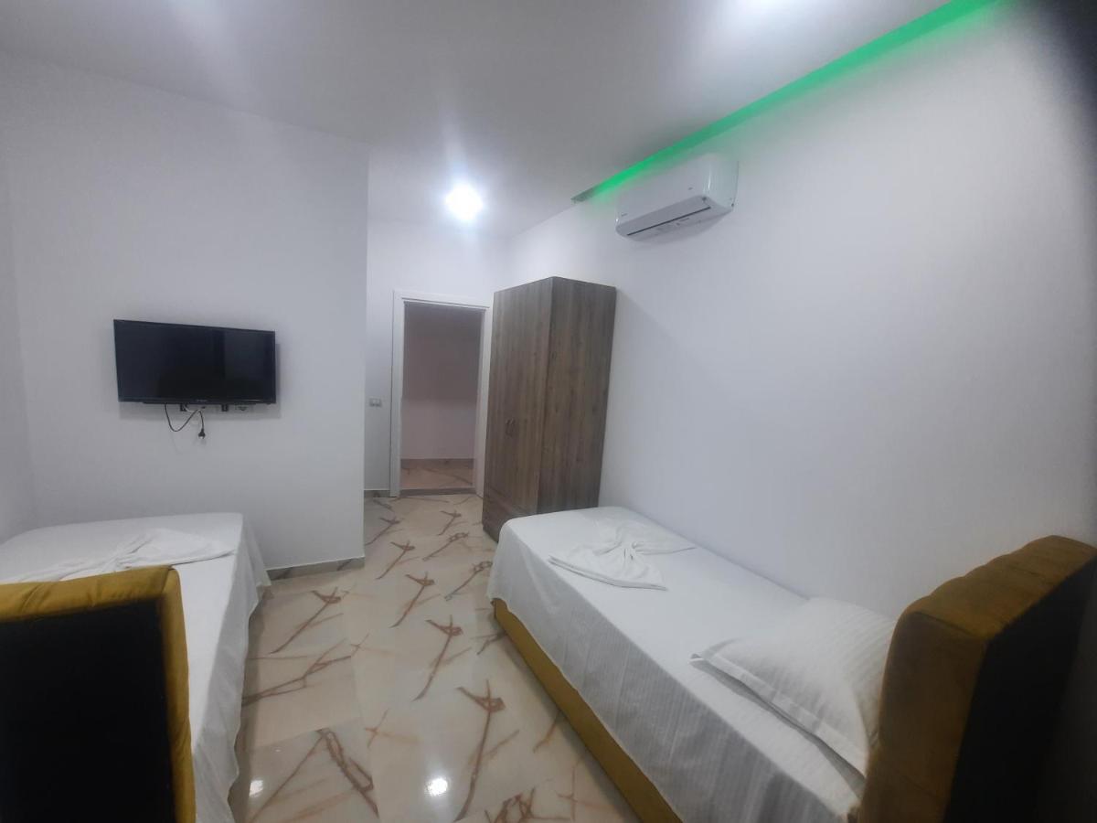 Hotel Megniar Lushnjë Buitenkant foto