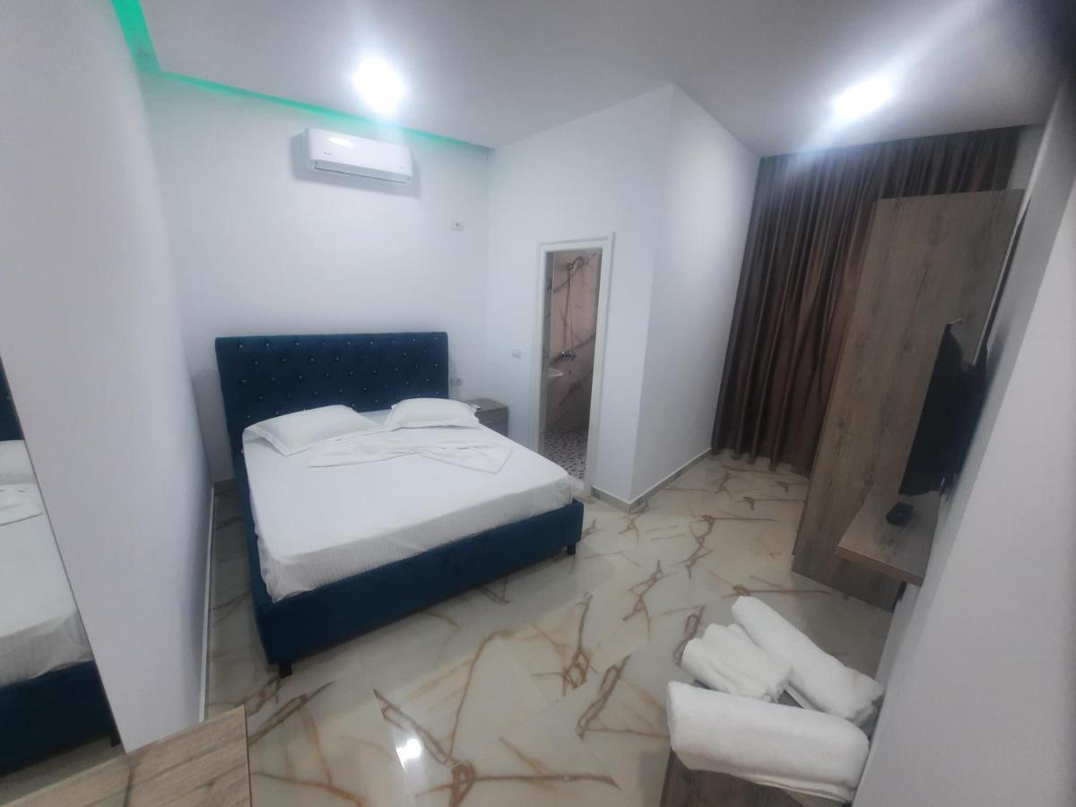 Hotel Megniar Lushnjë Buitenkant foto