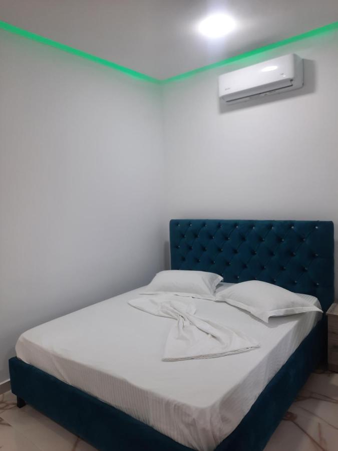 Hotel Megniar Lushnjë Buitenkant foto