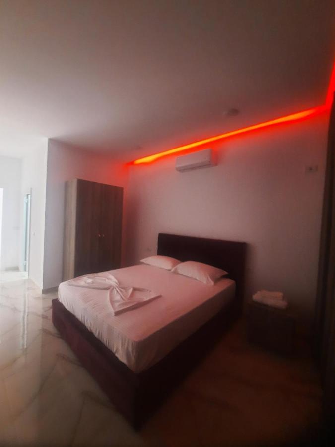 Hotel Megniar Lushnjë Buitenkant foto