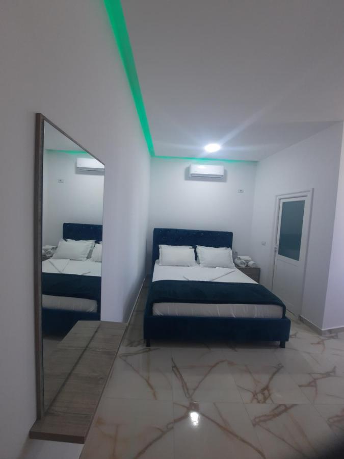 Hotel Megniar Lushnjë Buitenkant foto