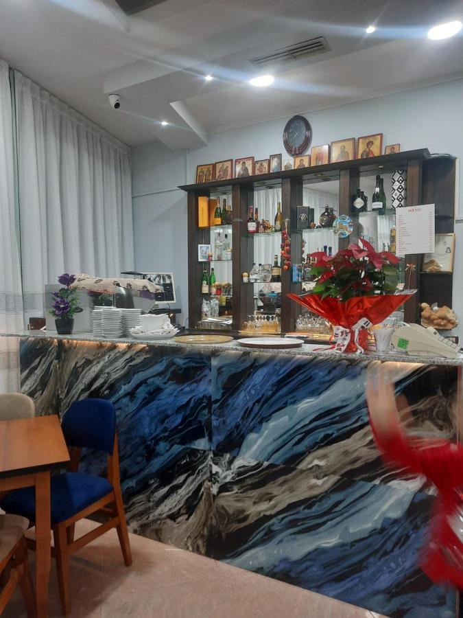 Hotel Megniar Lushnjë Buitenkant foto