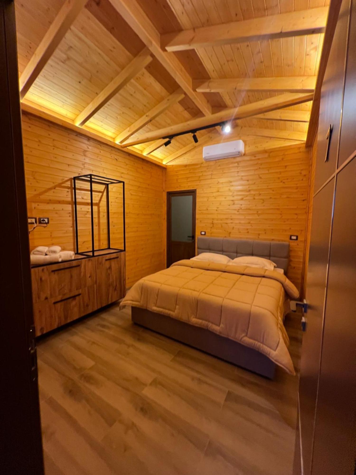 Hotel Megniar Lushnjë Buitenkant foto